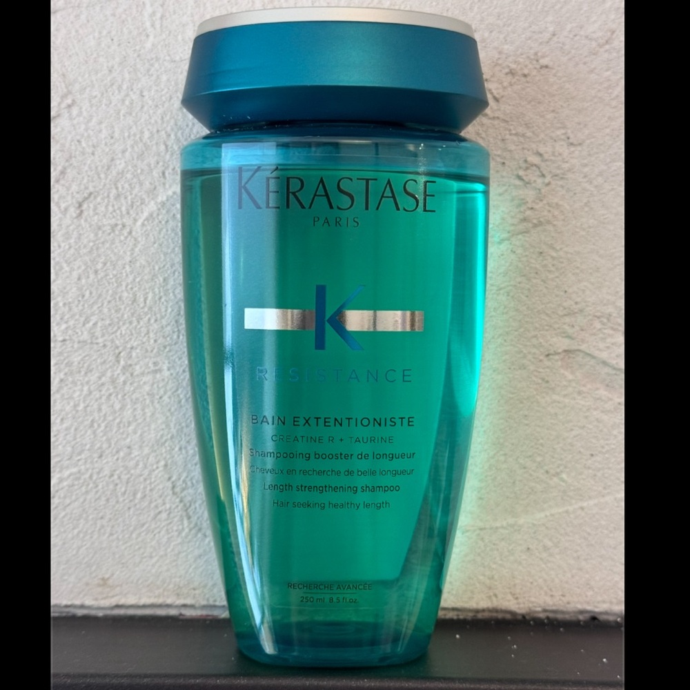 Kérastase 
Resistance Strengthening Shampoo for Damaged Lengths and Split Ends